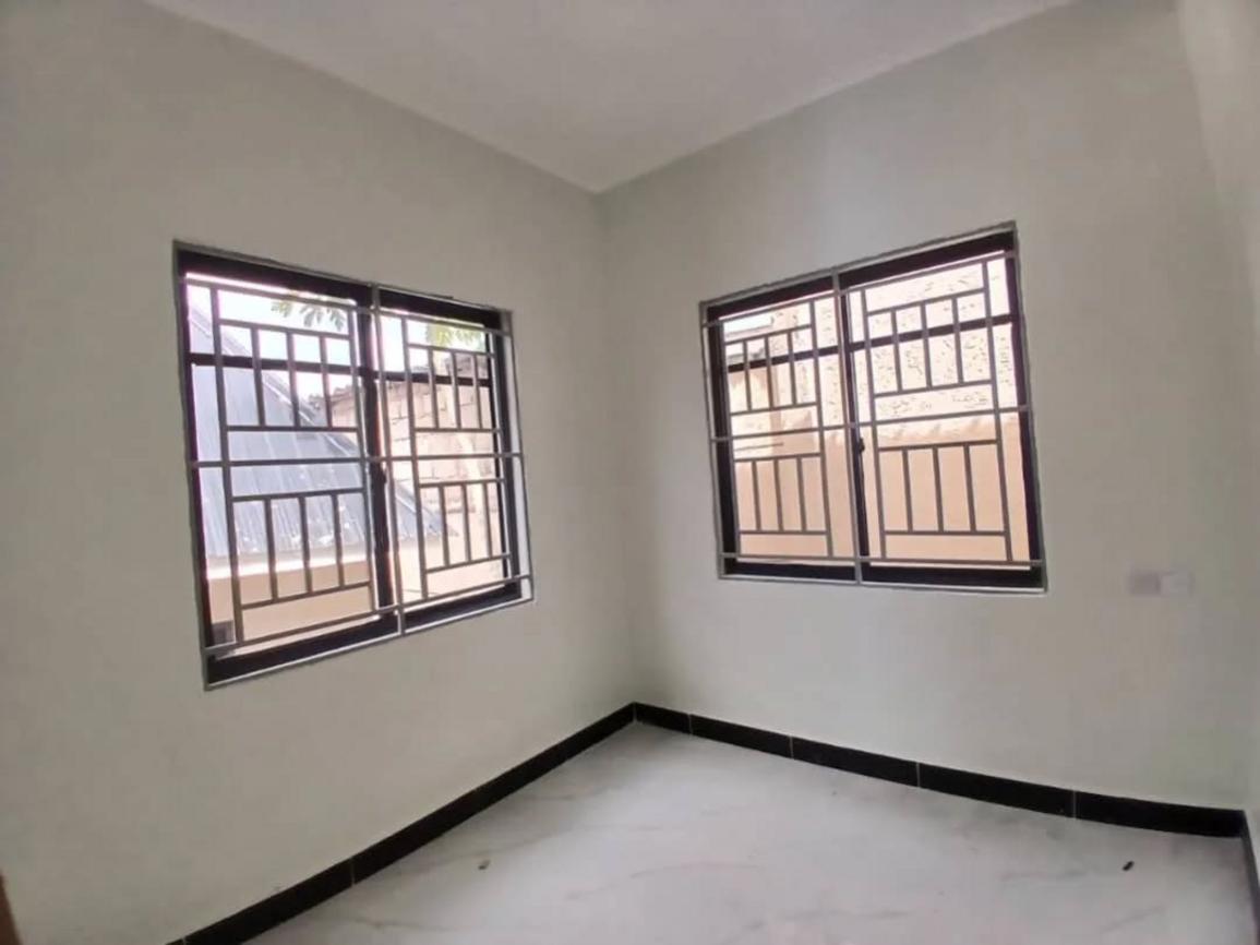 media -4