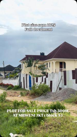Plot for sale in Mbweni Jkt, Dar Es Salaam Plot for sale in Mbweni Jkt, Dar Es Salaam