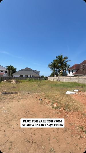 Kiwanja kinauzwa Mbweni JKT, Dar Es Salaam (1025 sqm)