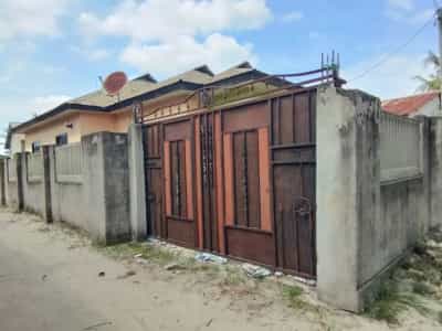 Nyumba ya vyumba vitatu inauzwa Gongo la Mboto (Majohe Bweru), Dar Es Salaam (330 sqm)