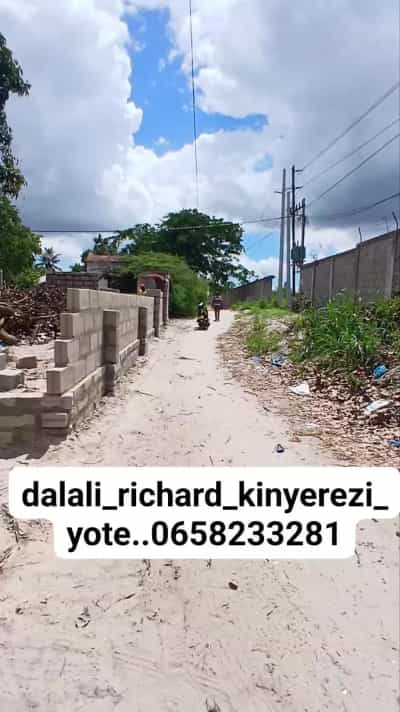 Kiwanja kinauzwa Tabata Kinyerezi Kibaga, Dar Es Salaam (120 sqm)