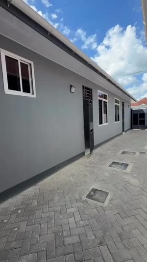 Apartment ya chumba kimoja inapangishwa Kinondoni, Dar Es Salaam Apartment ya chumba kimoja inapangishwa Kinondoni, Dar Es Salaam