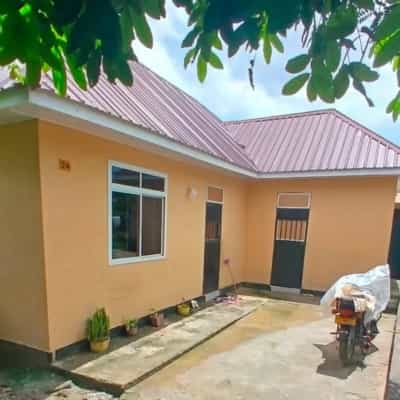 Nyumba ya vyumba vitatu inauzwa Kimara Mwisho, Dar Es Salaam Nyumba ya vyumba vitatu inauzwa Kimara Mwisho, Dar Es Salaam