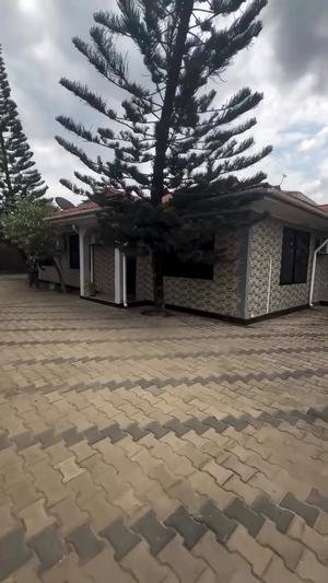 Nyumba ya vyumba vinne inapangishwa Mbezi Beach, Dar Es Salaam Nyumba ya vyumba vinne inapangishwa Mbezi Beach, Dar Es Salaam
