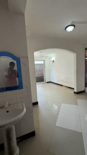 Apartment ya vyumba vitatu inapangishwa Magomeni, Dar Es Salaam Apartment ya vyumba vitatu inapangishwa Magomeni, Dar Es Salaam