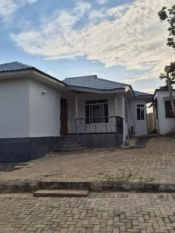 Nyumba ya vyumba vinne inapangishwa Tegeta Wazo Msigani, Dar Es Salaam Nyumba ya vyumba vinne inapangishwa Tegeta Wazo Msigani, Dar Es Salaam