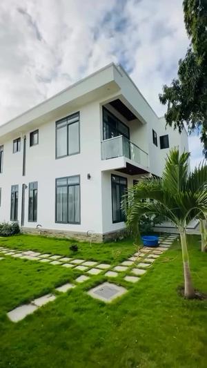 Nyumba ya vyumba vitano inauzwa Mbweni, Dar Es Salaam (1000 sqm) Nyumba ya vyumba vitano inauzwa Mbweni, Dar Es Salaam (1000 sqm)