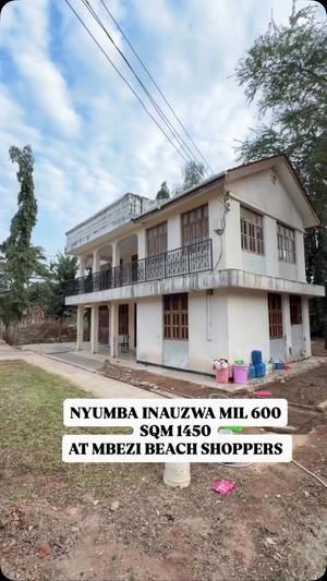 Nyumba inauzwa Mbezi Beach, Dar Es Salaam (1450 sqm)
