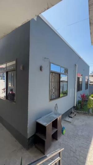 Nyumba ya vyumba viwili inapangishwa Mbezibeach Tankbovu, Dar Es Salaam Nyumba ya vyumba viwili inapangishwa Mbezibeach Tankbovu, Dar Es Salaam