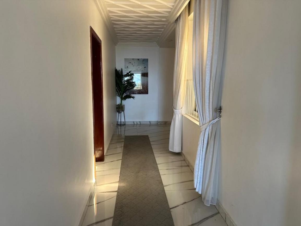 media -8