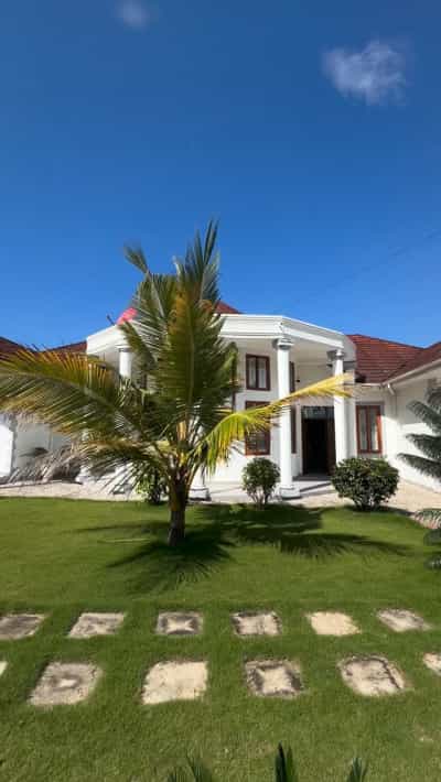 Nyumba ya vyumba vitano inapangishwa Mbezi Beach, Dar Es Salaam Nyumba ya vyumba vitano inapangishwa Mbezi Beach, Dar Es Salaam