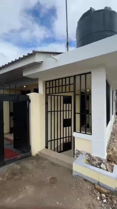 4 Bedrooms House for Rent in KAWE, Dar Es Salaam 4 Bedrooms House for Rent in KAWE, Dar Es Salaam