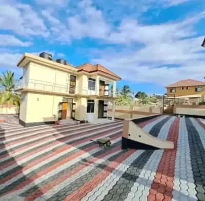 Apartment ya vyumba vitatu inapangishwa Mbezi Mwisho, Dar Es Salaam