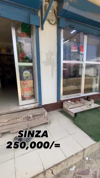 Duka linapangishwa Sinza, Dar Es Salaam