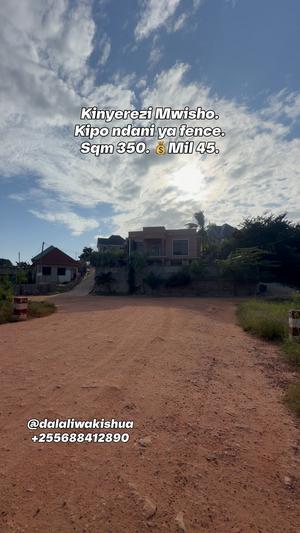 Kiwanja kinauzwa Kinyerezi Mwisho, Dar Es Salaam (350 sqm) Kiwanja kinauzwa Kinyerezi Mwisho, Dar Es Salaam (350 sqm)