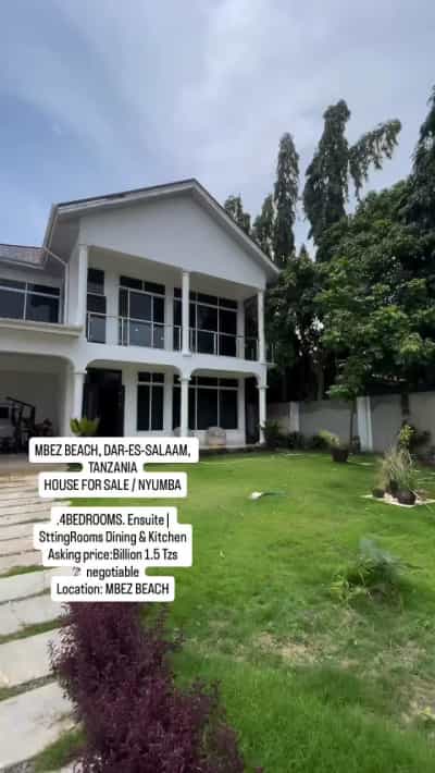Nyumba ya vyumba vinne inauzwa Mbezi Beach, Dar Es Salaam (900 sqm)