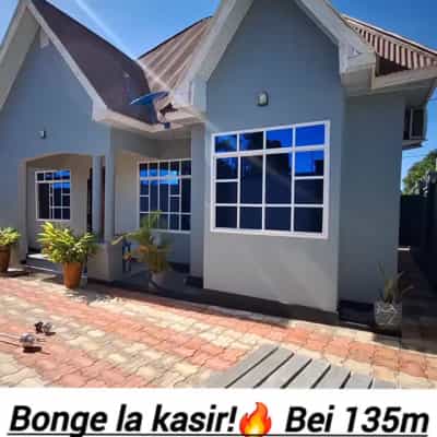 Nyumba ya vyumba vitatu inauzwa Kisesa Center, Mwanza (1302 sqm) Nyumba ya vyumba vitatu inauzwa Kisesa Center, Mwanza (1302 sqm)