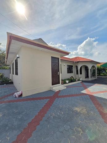 5 Bedrooms House for Sale in Mbweni Malindi, Dar Es Salaam (730 sqm) 5 Bedrooms House for Sale in Mbweni Malindi, Dar Es Salaam (730 sqm)