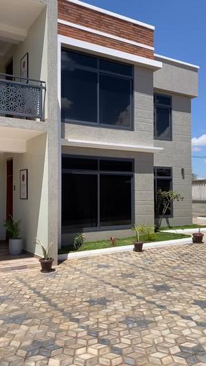 Apartment (Furnished) ya vyumba vitatu inapangishwa Itega, Dodoma Apartment (Furnished) ya vyumba vitatu inapangishwa Itega, Dodoma