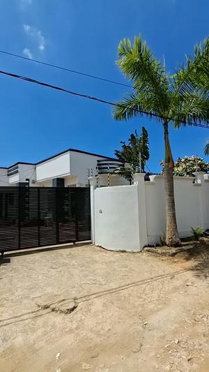 Nyumba ya vyumba vitatu inauzwa Goba Njia Nne Mtaa Wa Alata, Dar Es Salaam (400 sqm) Nyumba ya vyumba vitatu inauzwa Goba Njia Nne Mtaa Wa Alata, Dar Es Salaam (400 sqm)