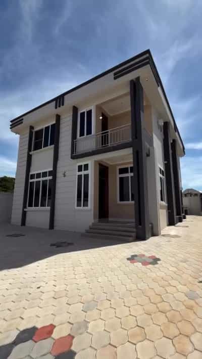 Nyumba ya vyumba vinne inapangishwa MBWENI KILIMA HEWA, Dar Es Salaam