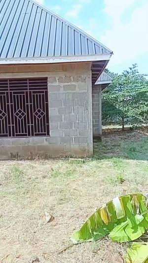 Nyumba ya vyumba vitatu inauzwa Picha Ya Ndege, Pwani (1200 sqm) Nyumba ya vyumba vitatu inauzwa Picha Ya Ndege, Pwani (1200 sqm)