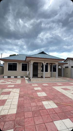 Nyumba ya vyumba vitatu inapangishwa Tegeta Masaiti, Dar Es Salaam Nyumba ya vyumba vitatu inapangishwa Tegeta Masaiti, Dar Es Salaam