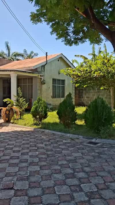 Nyumba ya vyumba vinne inauzwa TEGETA KARIBU NA CHUO CHA MZUMBE, Dar Es Salaam (1000 sqm)