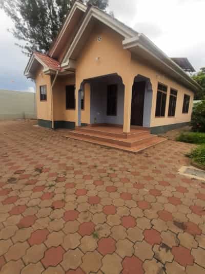 Nyumba ya vyumba vitatu inapangishwa Mbauda, Arusha