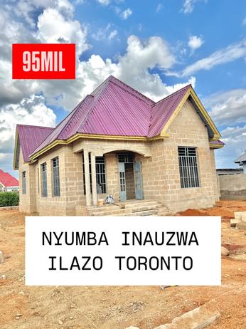 Nyumba ya vyumba vinne inauzwa Ilazo Toronto, Dodoma (600 sqm)
