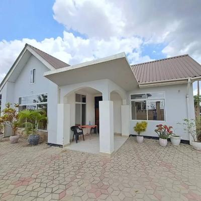 Nyumba ya vyumba vitatu inauzwa Kimara Temboni, Dar Es Salaam (600 sqm)