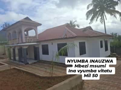 Nyumba ya vyumba vitatu inauzwa Mbezi Msumi, Dar Es Salaam (1200 sqm) Nyumba ya vyumba vitatu inauzwa Mbezi Msumi, Dar Es Salaam (1200 sqm)