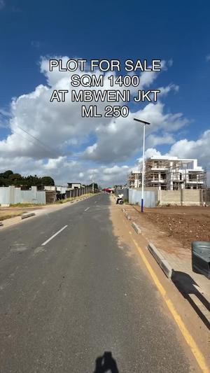 Kiwanja kinauzwa Mbweni Jkt, Dar Es Salaam (1400 sqm) Kiwanja kinauzwa Mbweni Jkt, Dar Es Salaam (1400 sqm)