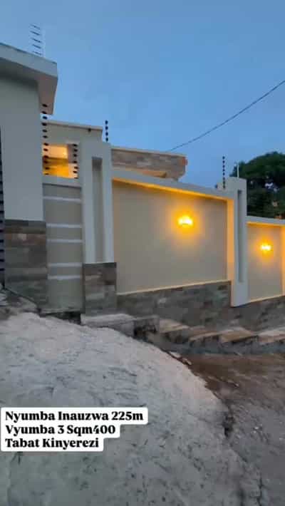 Nyumba ya vyumba vitatu inauzwa Tabata Kinyerezi (Mongola), Dar Es Salaam (400 sqm)