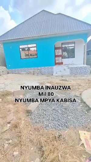 Nyumba ya vyumba vitatu inauzwa Mbezi Mpiji Magoe, Dar Es Salaam (600 sqm) Nyumba ya vyumba vitatu inauzwa Mbezi Mpiji Magoe, Dar Es Salaam (600 sqm)