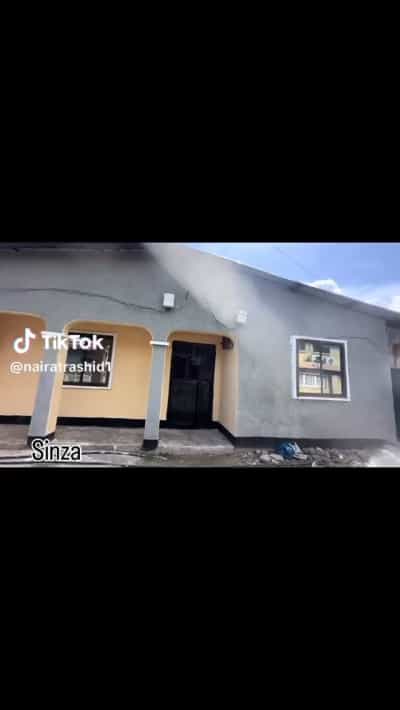 Nyumba inauzwa Sinza, Dar Es Salaam (300 sqm)