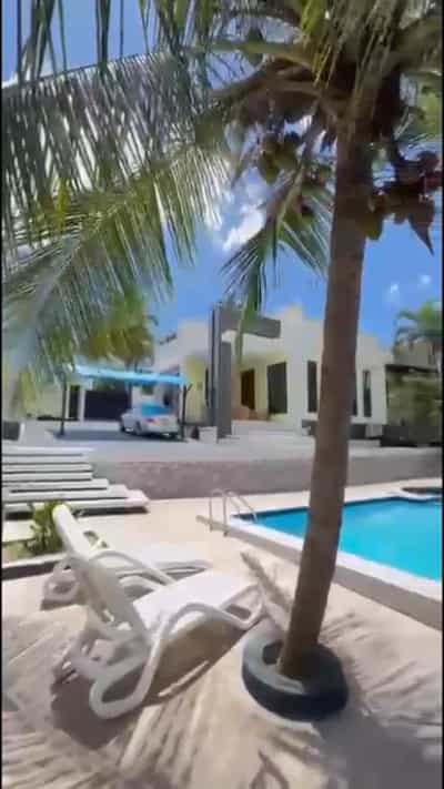 Nyumba ya vyumba vitatu inauzwa Goba Center, Dar Es Salaam (1500 sqm) Nyumba ya vyumba vitatu inauzwa Goba Center, Dar Es Salaam (1500 sqm)