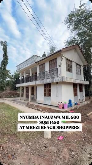 Nyumba inauzwa Mbezi Beach, Dar Es Salaam (1450 sqm)
