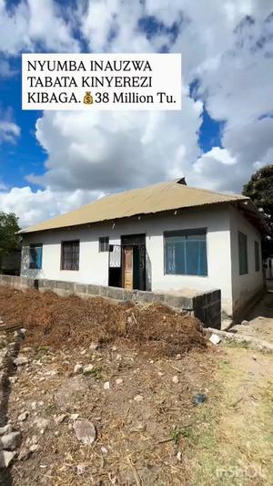 Nyumba ya vyumba vitatu inauzwa Tabata Kinyerezi, Dar Es Salaam (320 sqm) Nyumba ya vyumba vitatu inauzwa Tabata Kinyerezi, Dar Es Salaam (320 sqm)