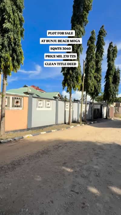 Kiwanja kinauzwa Bunju Beach Moga, Dar Es Salaam (3060 sqm) Kiwanja kinauzwa Bunju Beach Moga, Dar Es Salaam (3060 sqm)