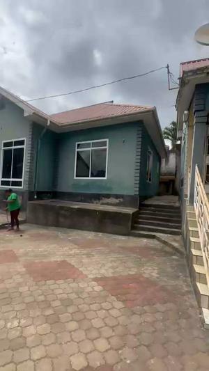 Nyumba ya vyumba vitatu inapangishwa Tabata Kinyerezi, Dar Es Salaam Nyumba ya vyumba vitatu inapangishwa Tabata Kinyerezi, Dar Es Salaam