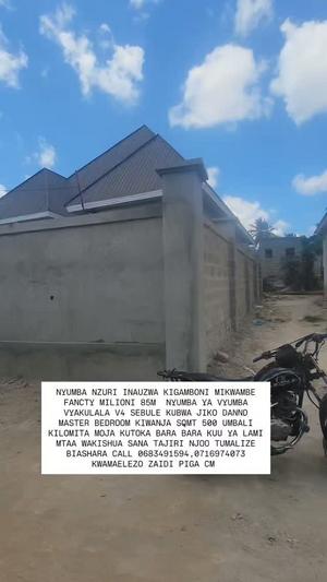 Nyumba ya vyumba vinne inauzwa Kigamboni Mikwambe, Dar Es Salaam (500 sqm) Nyumba ya vyumba vinne inauzwa Kigamboni Mikwambe, Dar Es Salaam (500 sqm)