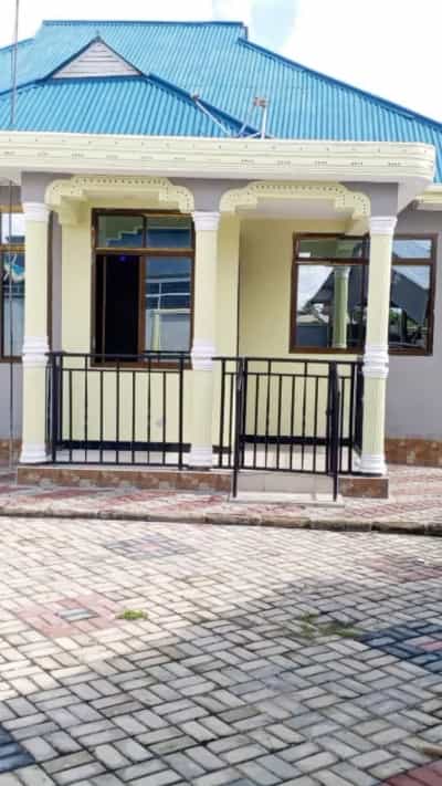 Nyumba ya vyumba vitatu inapangishwa Ukonga Moshibar, Dar Es Salaam Nyumba ya vyumba vitatu inapangishwa Ukonga Moshibar, Dar Es Salaam