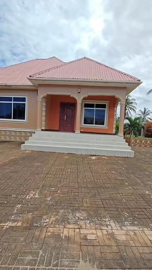 Nyumba ya vyumba vitano inauzwa Chanika, Dar Es Salaam