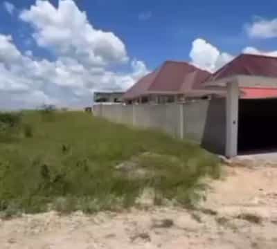 Nyumba ya vyumba vitatu inauzwa Kibaha, Pwani (1000 sqm) Nyumba ya vyumba vitatu inauzwa Kibaha, Pwani (1000 sqm)