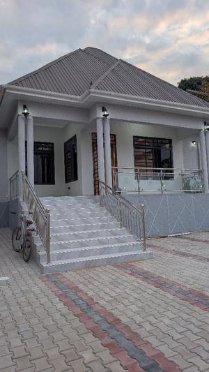 Nyumba ya vyumba vitatu inauzwa Tegeta Namanga, Dar Es Salaam (500 sqm) Nyumba ya vyumba vitatu inauzwa Tegeta Namanga, Dar Es Salaam (500 sqm)