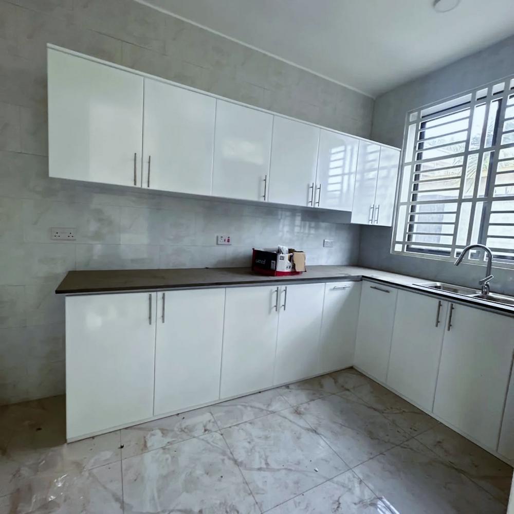media -4 media -4