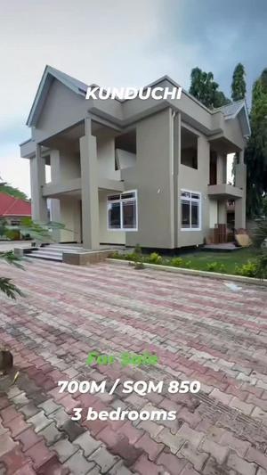 Nyumba ya vyumba vitatu inauzwa Kunduchi Beach, Dar Es Salaam (850 sqm)