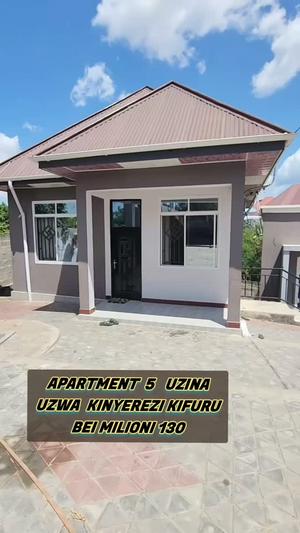 Apartment ya vyumba vitatu inauzwa Kinyerezi Kifuru Soweto, Dar Es Salaam (975 sqm)