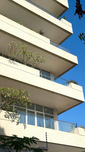 Apartment (Furnished) ya vyumba vinne inauzwa Masaki, Dar Es Salaam (410 sqm) Apartment (Furnished) ya vyumba vinne inauzwa Masaki, Dar Es Salaam (410 sqm)